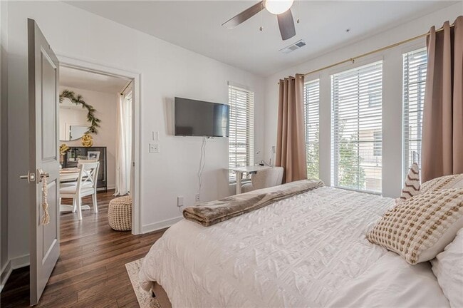 Building Photo - 515 Burton Dr