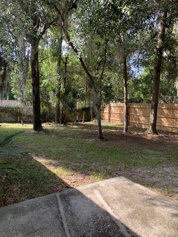 Building Photo - 1077 Shady Hollow Dr