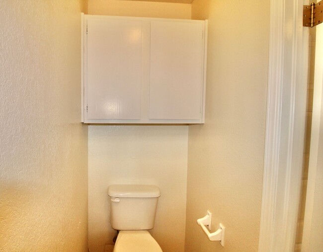 Building Photo - 2336 Heatherfield