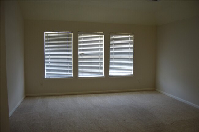 Building Photo - 2423 Waterwood Dr