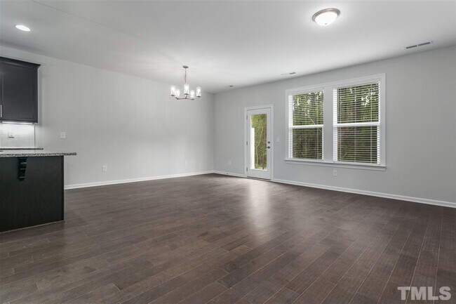 Building Photo - 2034 Chipley Dr