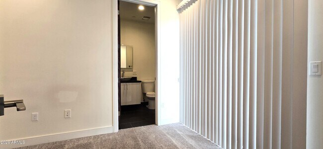 Building Photo - 506 S Hardy Dr