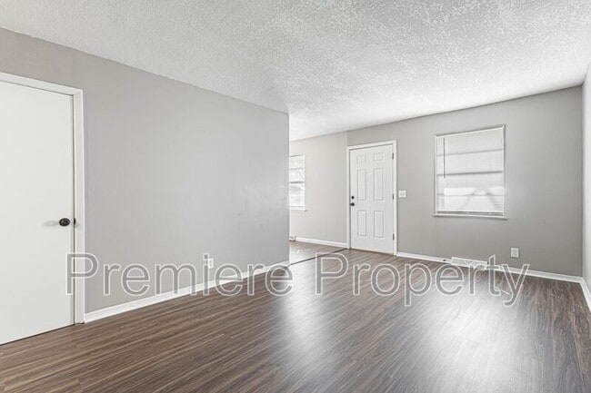 Building Photo - 14834 E Nickell Ave