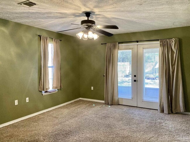 Building Photo - 3146 Live Oak St