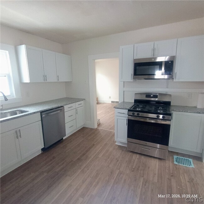 Building Photo - 344 Bryant Ave