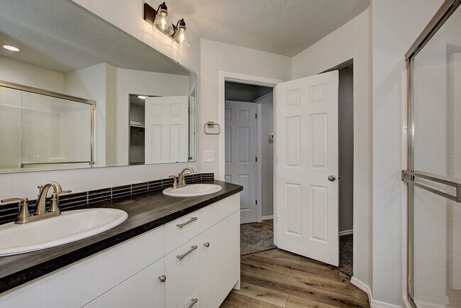 Building Photo - The 3 bedroom, 2 bedroom home also has a f...