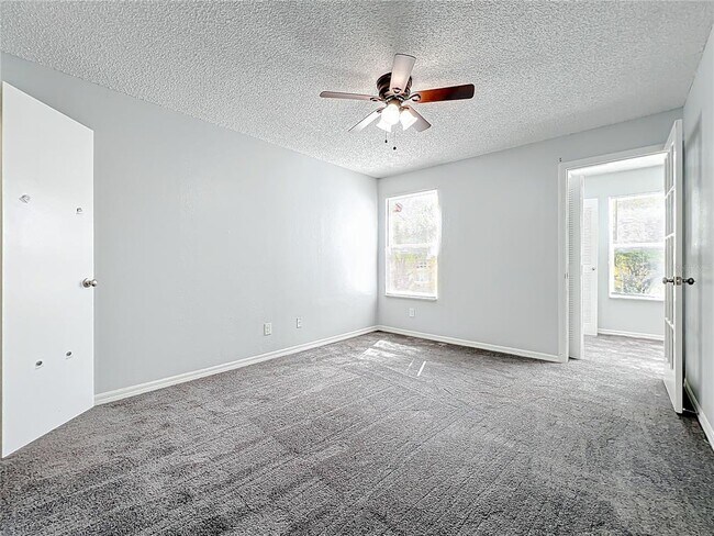 Building Photo - 4540 Commander Dr