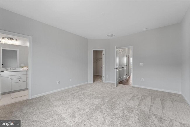 Building Photo - 705 Sawback Sq NE
