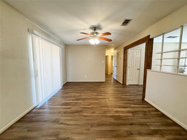 Building Photo - 302 Bowles Ct