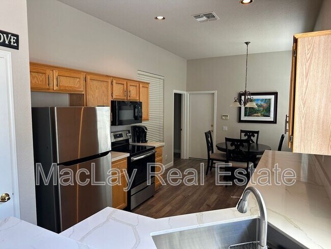 Building Photo - 9753 E Holiday Way