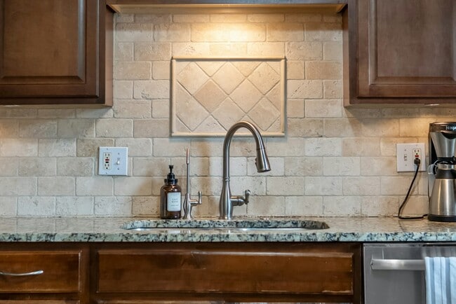 Building Photo - 7917 W 92nd Pl