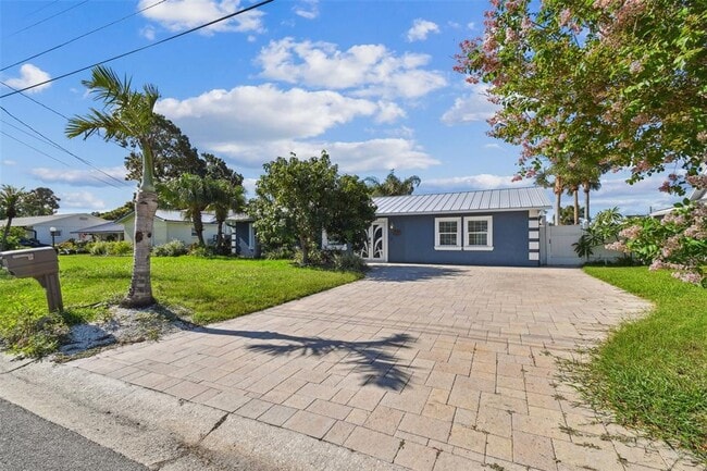 Building Photo - 8708 Thornwood Ln