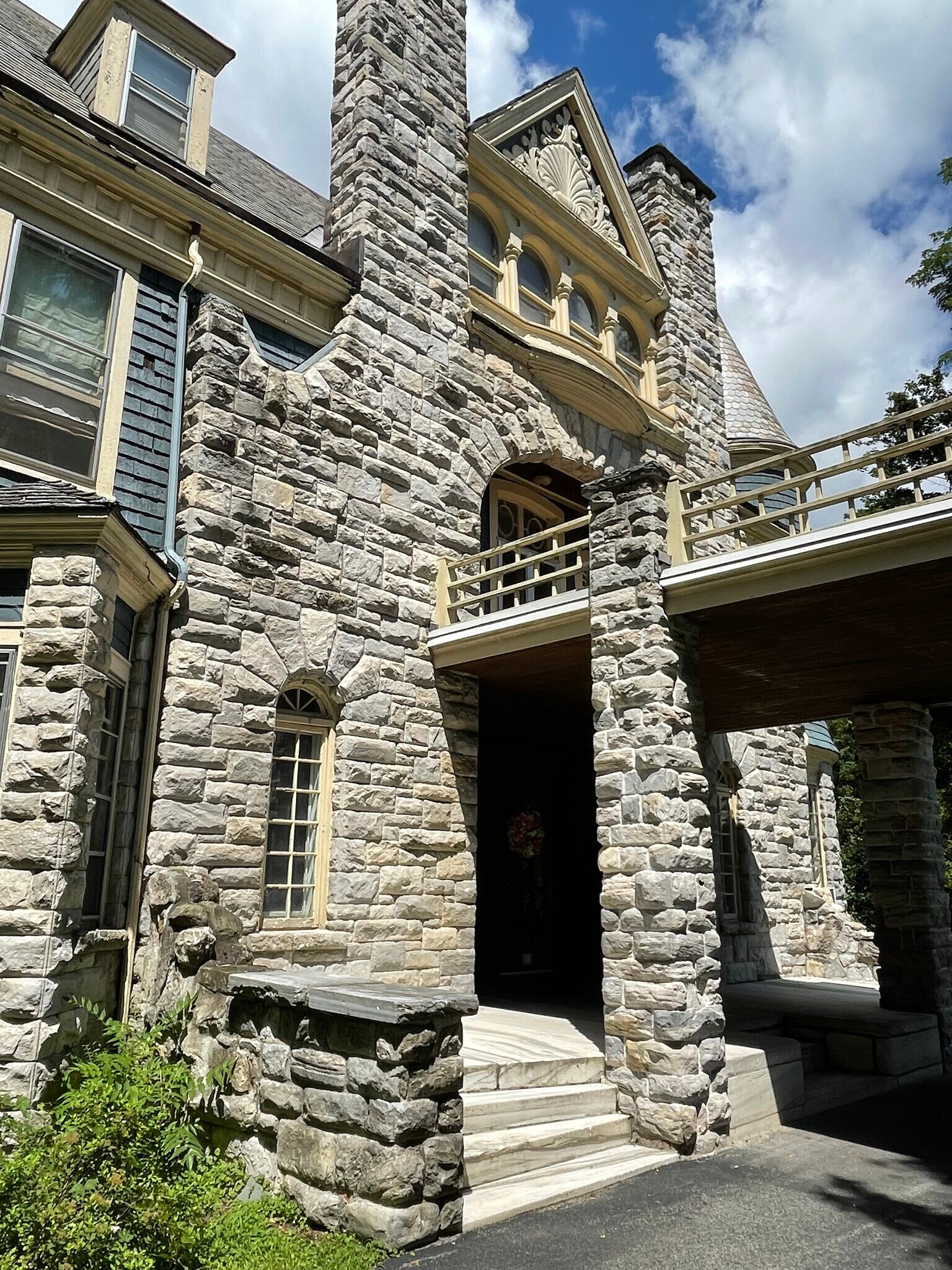 Building Photo - 154 Academy St