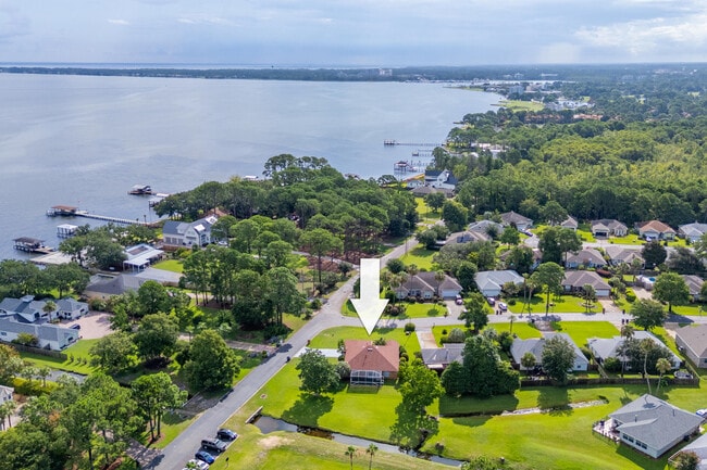 Building Photo - 437 S Shore Dr