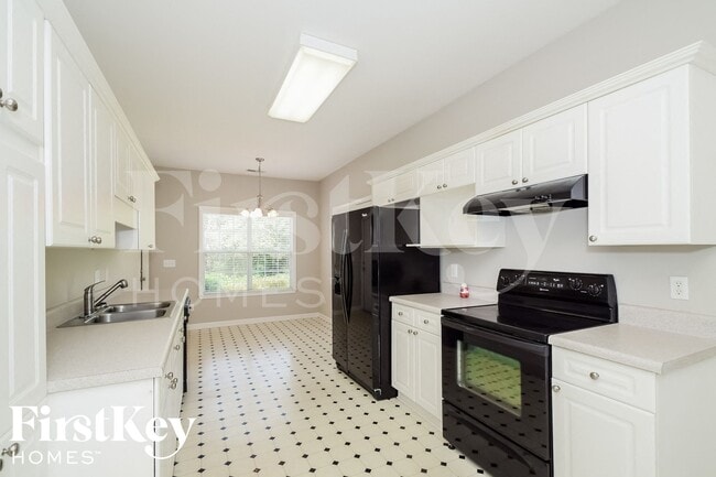 Building Photo - 5749 Marchester Cir