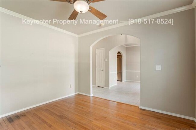 Building Photo - 3 Bed | 2 Bath | Jenks
