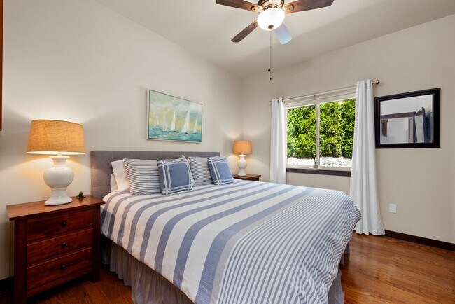 Building Photo - 3 Bedroom, 1.75 Bathroom Home in The Village at Lake Chelan