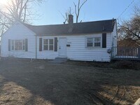 Building Photo - 1665 Elaine Rd