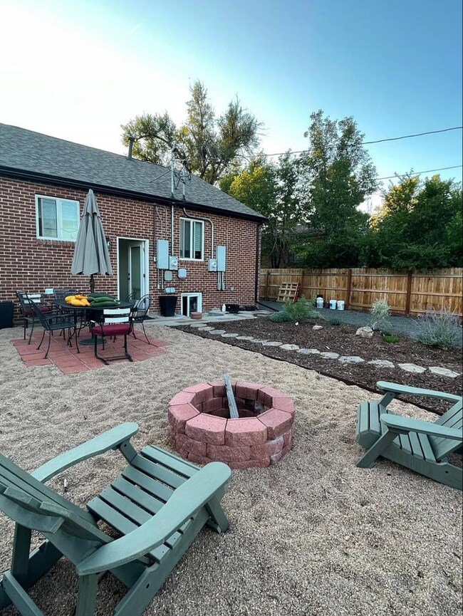 Building Photo - Gorgeous Denver Home