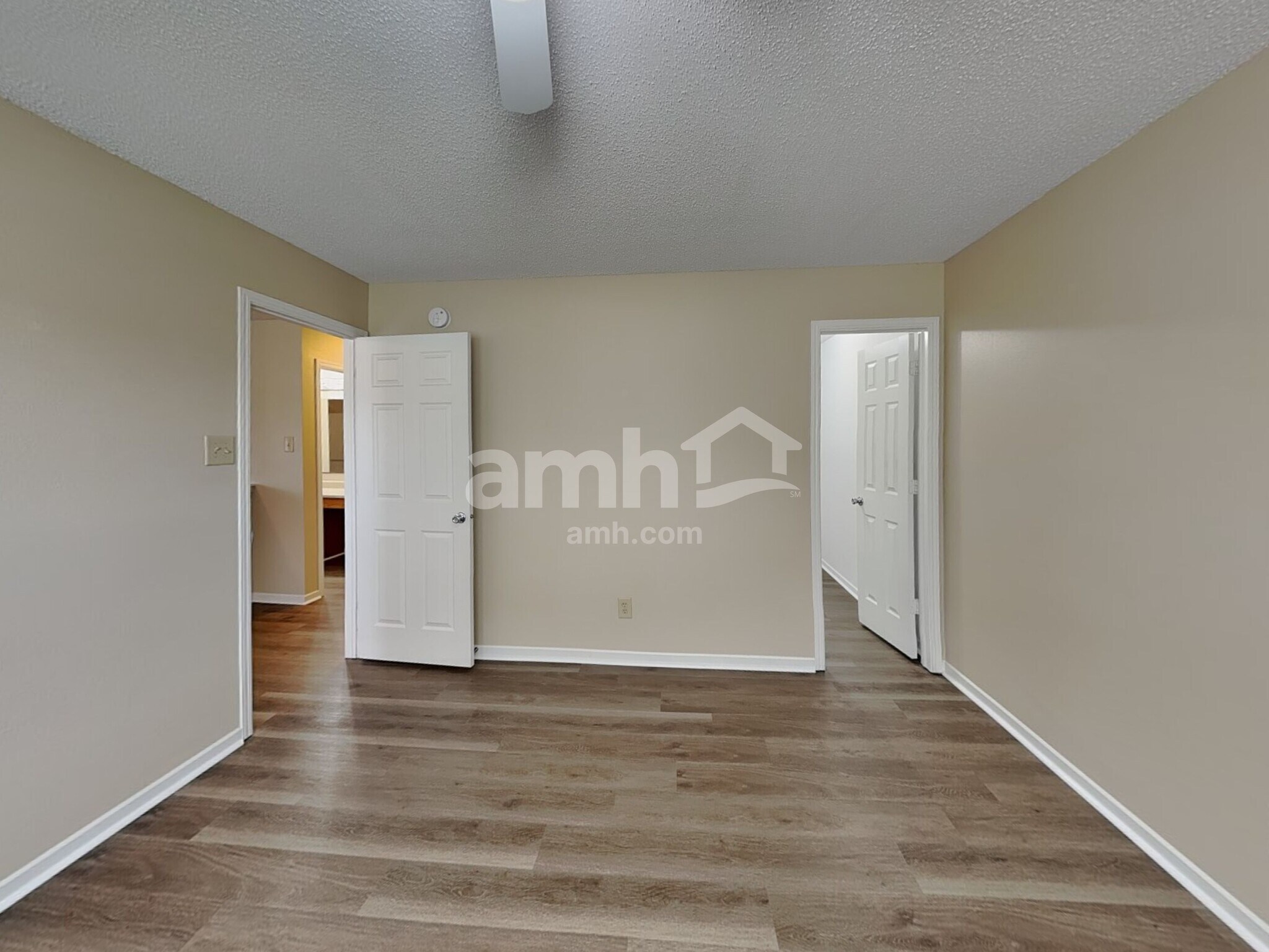 Building Photo - 10395 Butler Dr