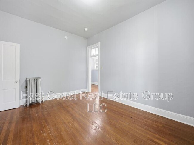 Building Photo - 323 N Potomac St