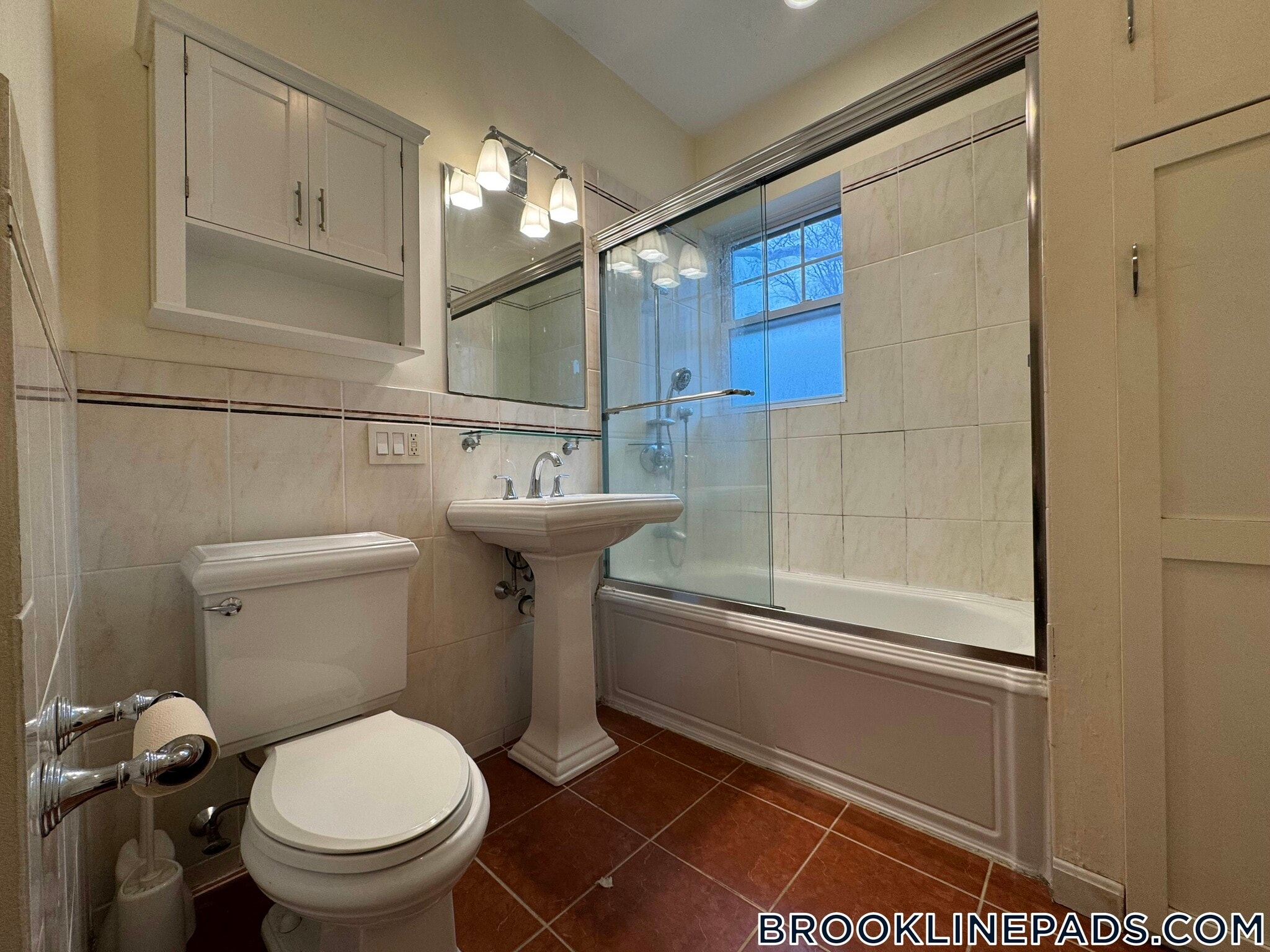 Building Photo - 208 Fuller St