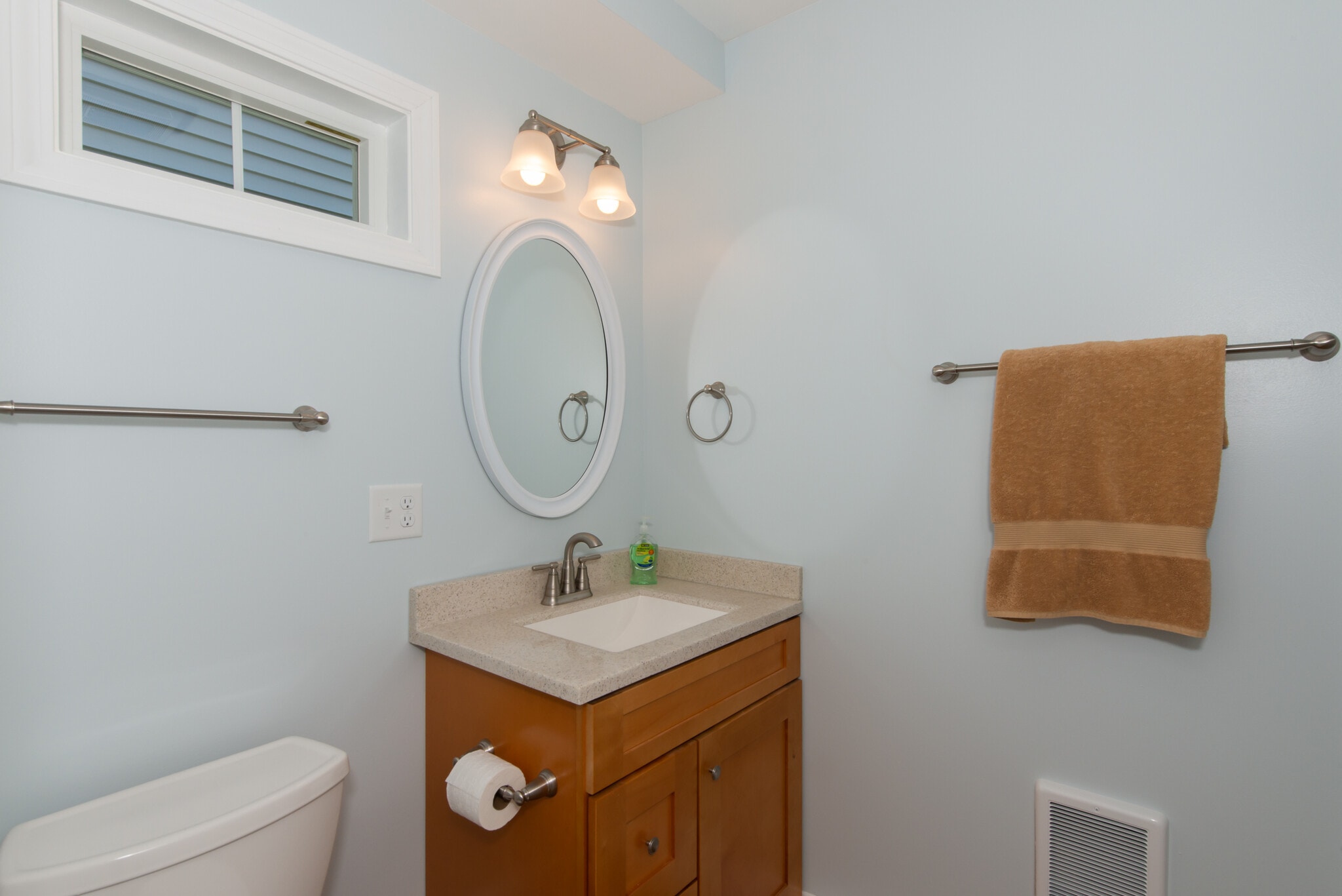 Building Photo - 43 Main St