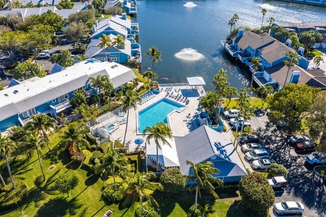 Building Photo - 812 Ocean Dunes Cir