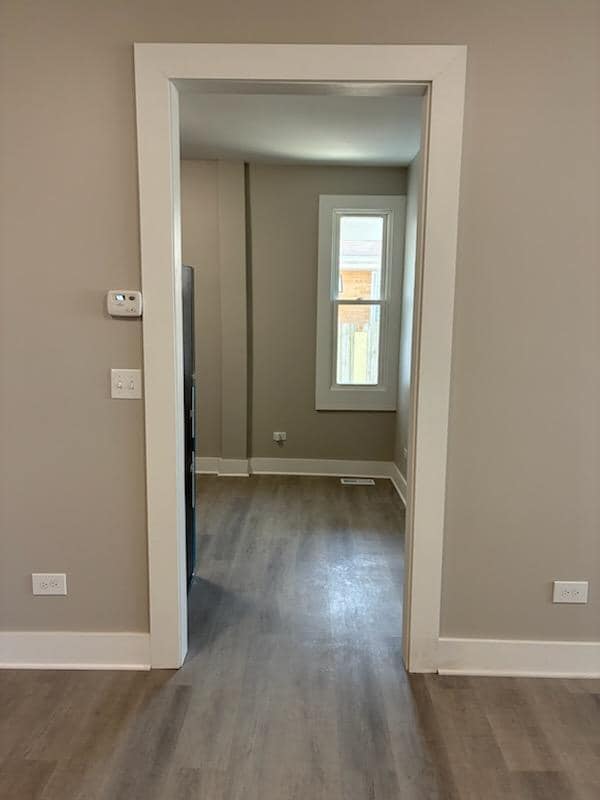 Building Photo - 1542 Victoria Ave