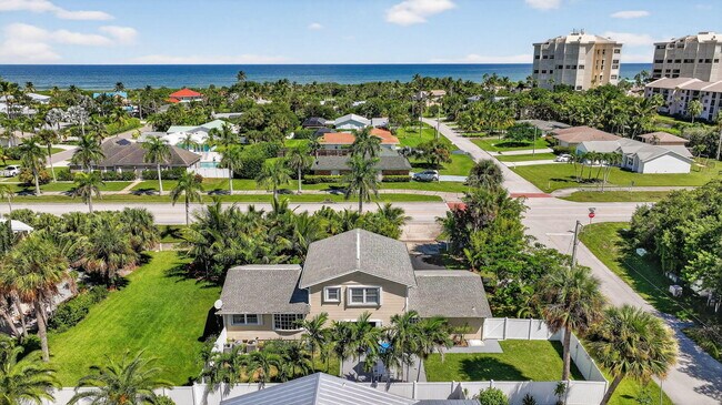 Building Photo - 2025 S Ocean Dr