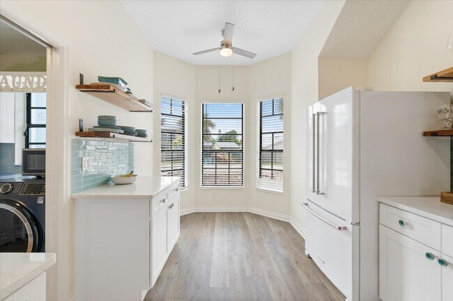 Building Photo - 131 Barrier Isle Dr