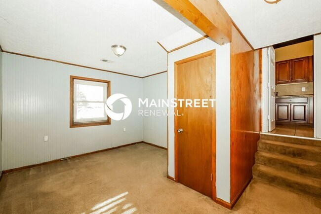 Building Photo - 3 Bedroom Pet-Friendly Home in Indianapolis, IN with Main Street Renewal