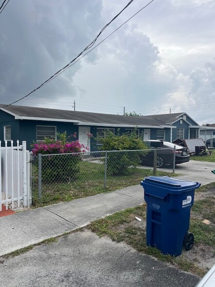 Building Photo - 2370 NW 80th St