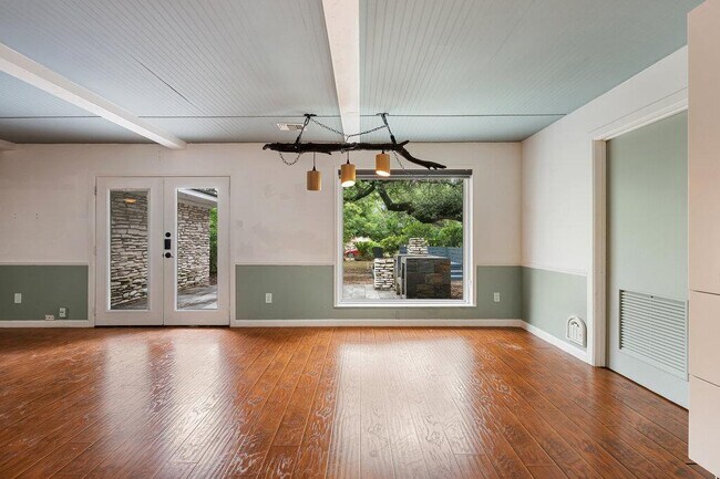 Building Photo - 1003 Minda Dr