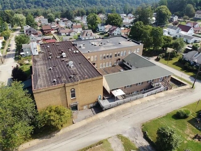Building Photo - 300 Union St