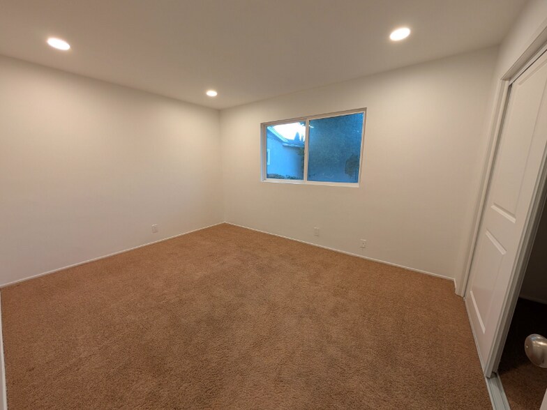 Building Photo - 421 Tustin Ave