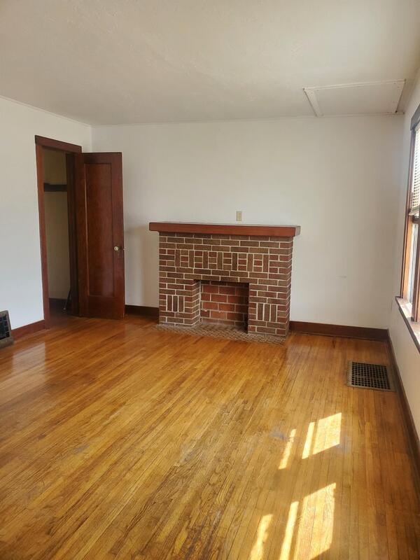 Building Photo - 14 W 16th Ave