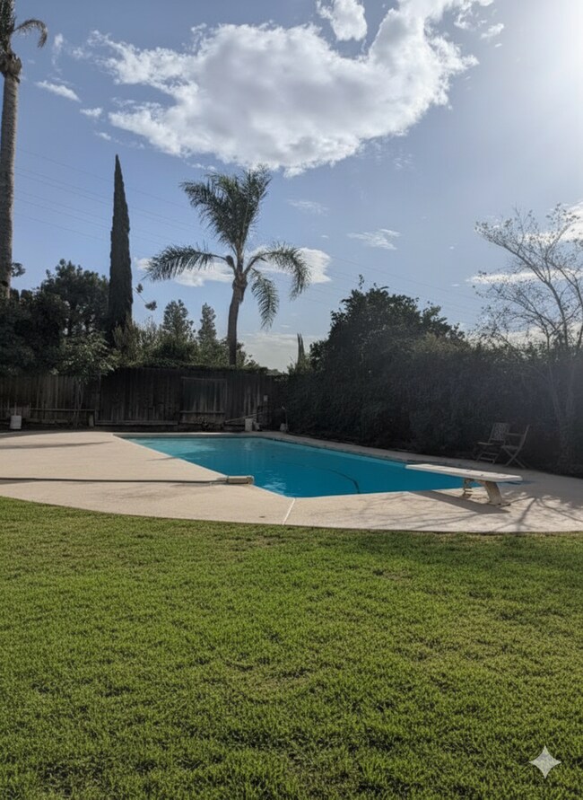 Building Photo - Beautiful 4 Bedroom House in NW Bakersfield with Pool!