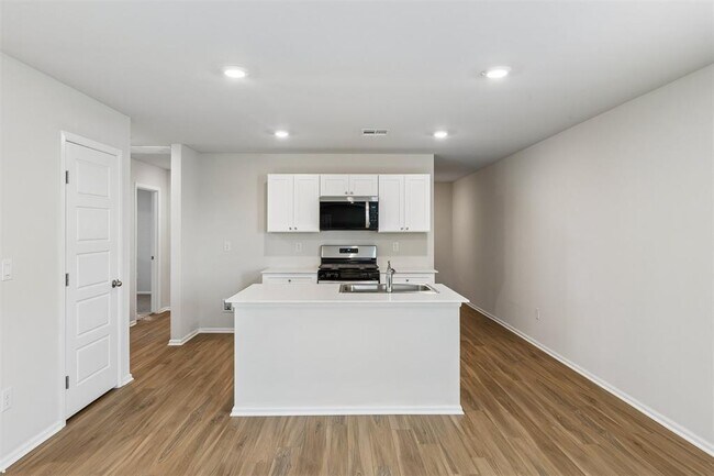 Building Photo - 8812 SW 31st St