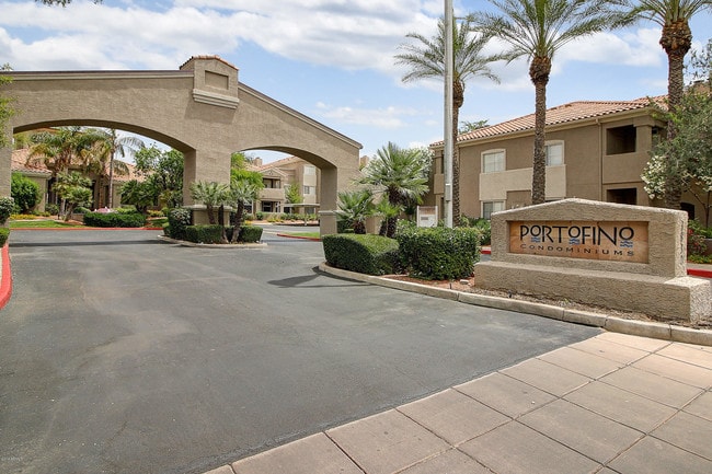 Building Photo - 3830 E Lakewood Parkway East