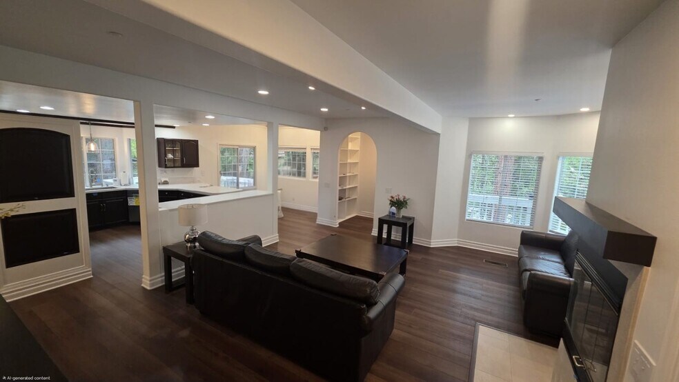 Building Photo - 321 Emerald Dr