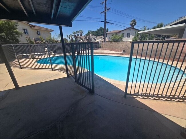 Building Photo - Summer-Ready Pool Home in Pomona