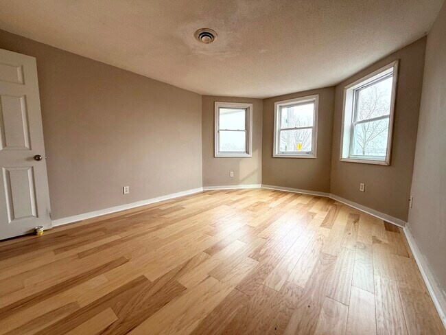 Building Photo - 331 Belleville Ave