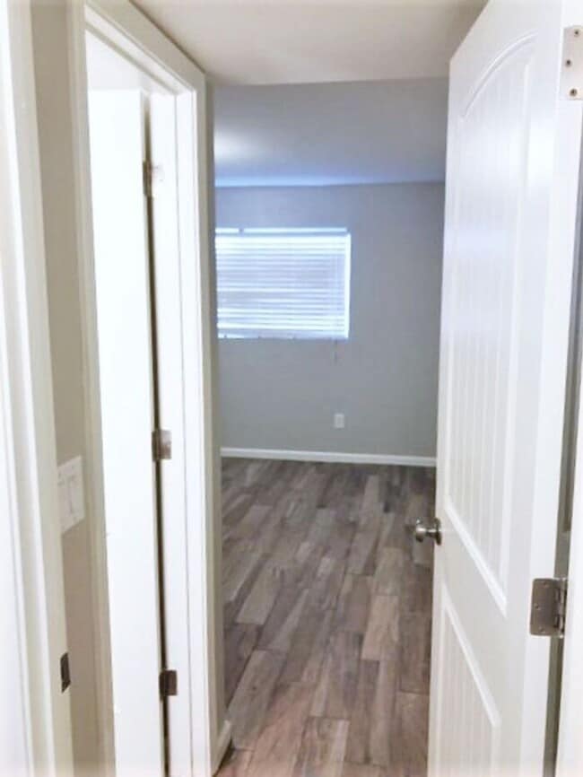 Building Photo - Remodeled 2 bedroom / 2 Full Bath