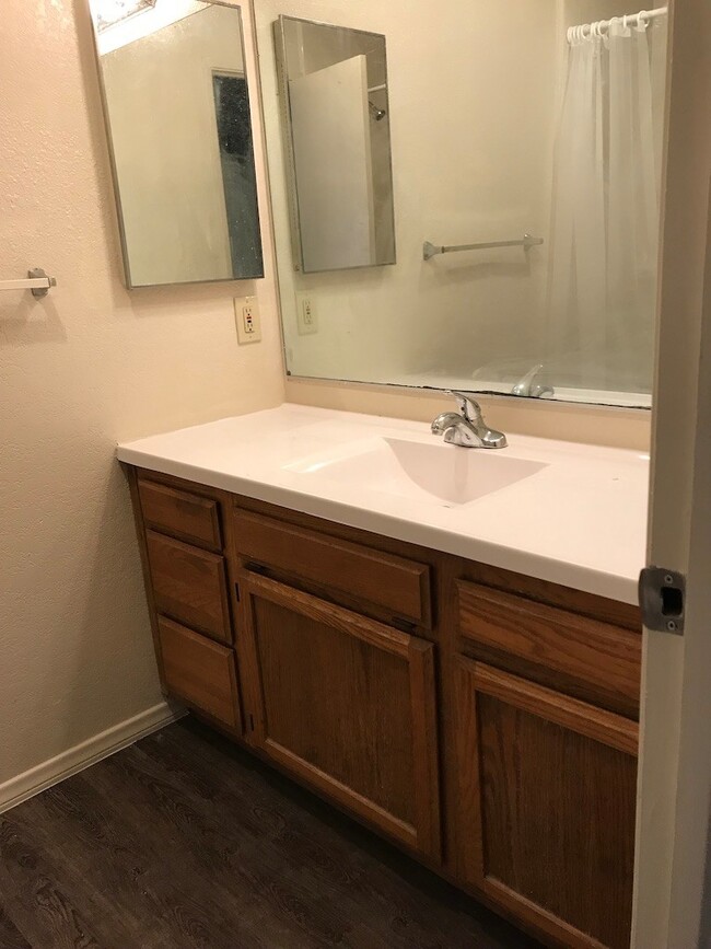 Building Photo - 850 Camino Lindo