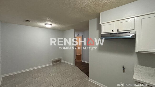 Building Photo - 1532 Silver St