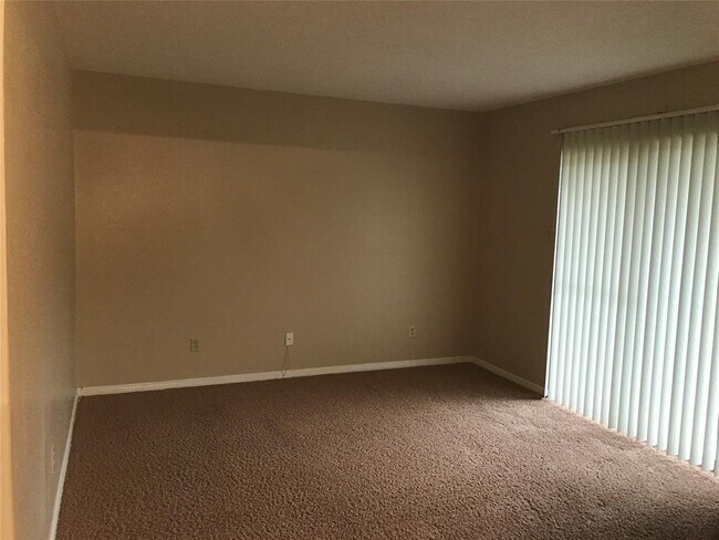 Building Photo - 13603 Ravensway Dr