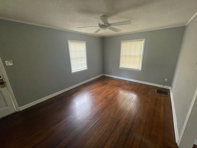 Building Photo - 3839 Maid Marian Ln