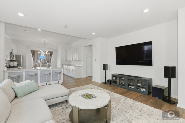 Building Photo - 12629 S Potomac Dr