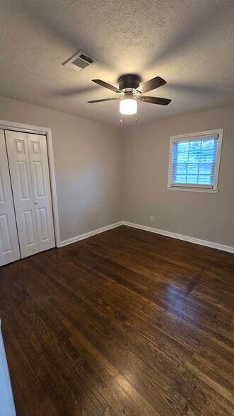 Building Photo - 5991 Peco Ln
